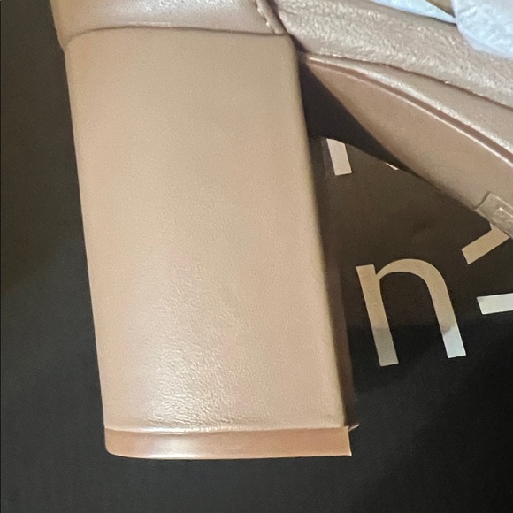 Naturalizer Elegant Tan Block Heel Sandals - Picture 6 of 7